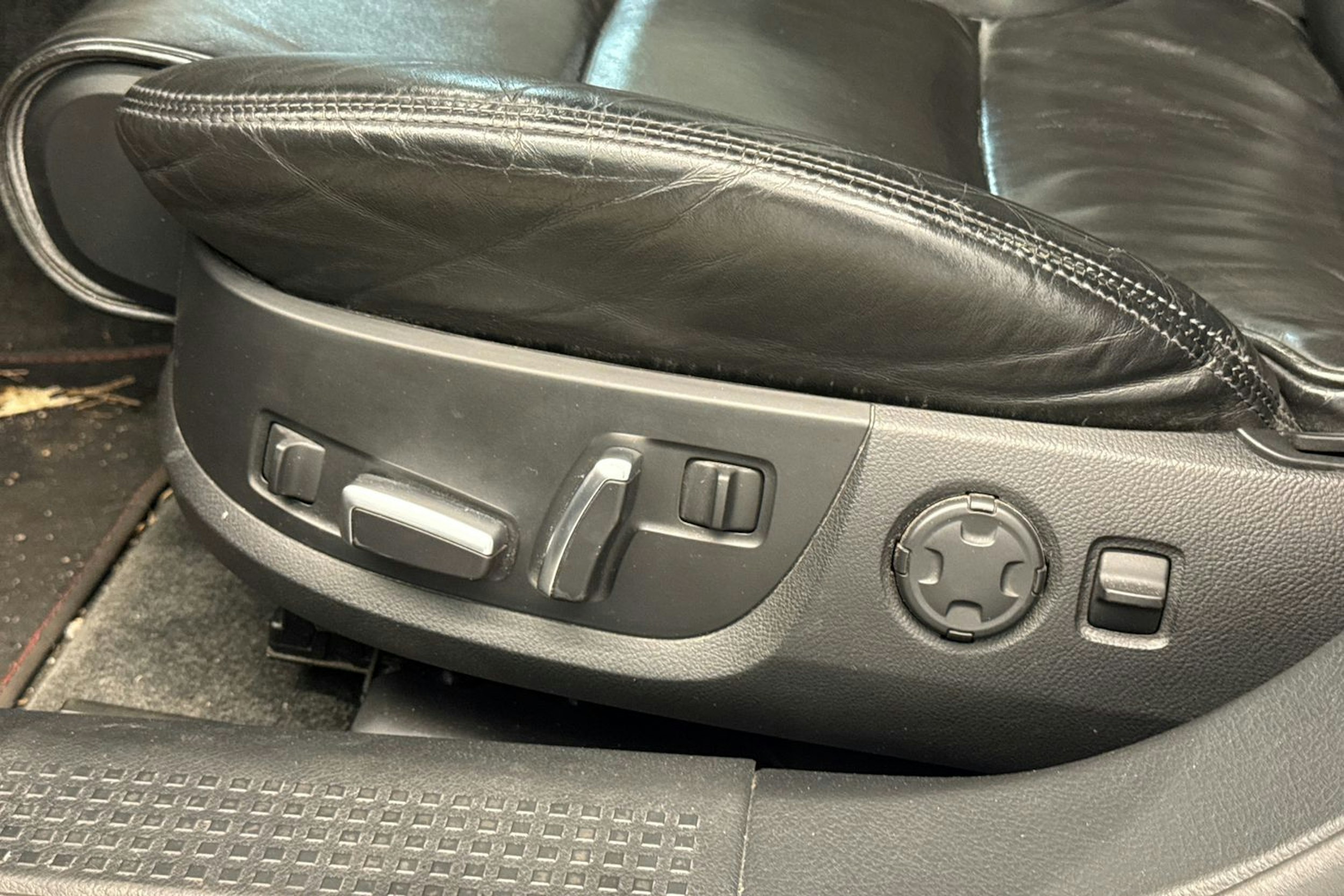 Hopea Audi A8 2007 kuva 11.