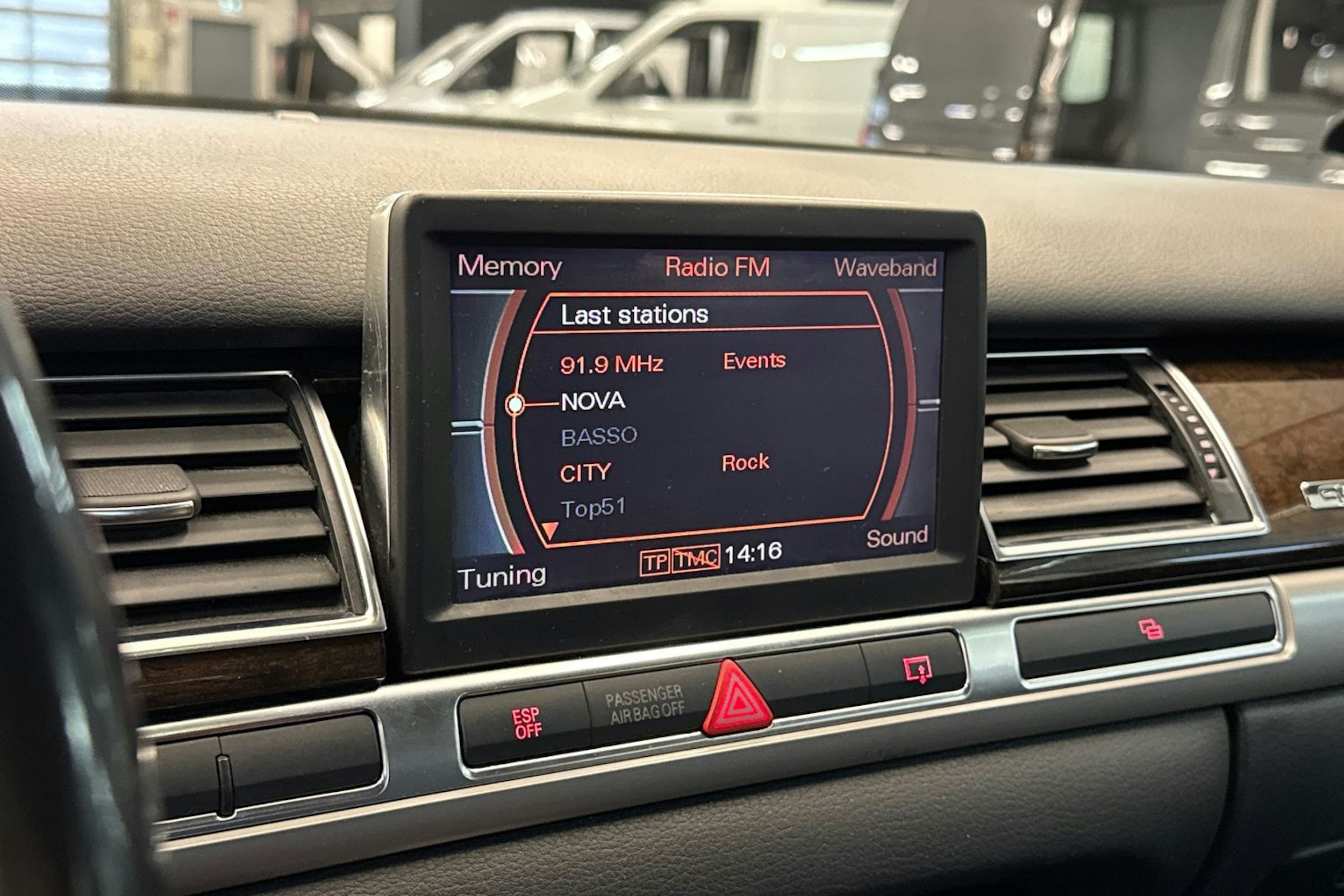 Hopea Audi A8 2007 kuva 14.