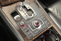 Hopea Audi A8 2007 kuva 16.