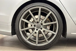 Harmaa Audi A8 2010 kuva 10.