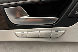 Harmaa Audi A8 2010 kuva 12.