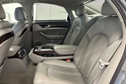 Harmaa Audi A8 2010 kuva 13.