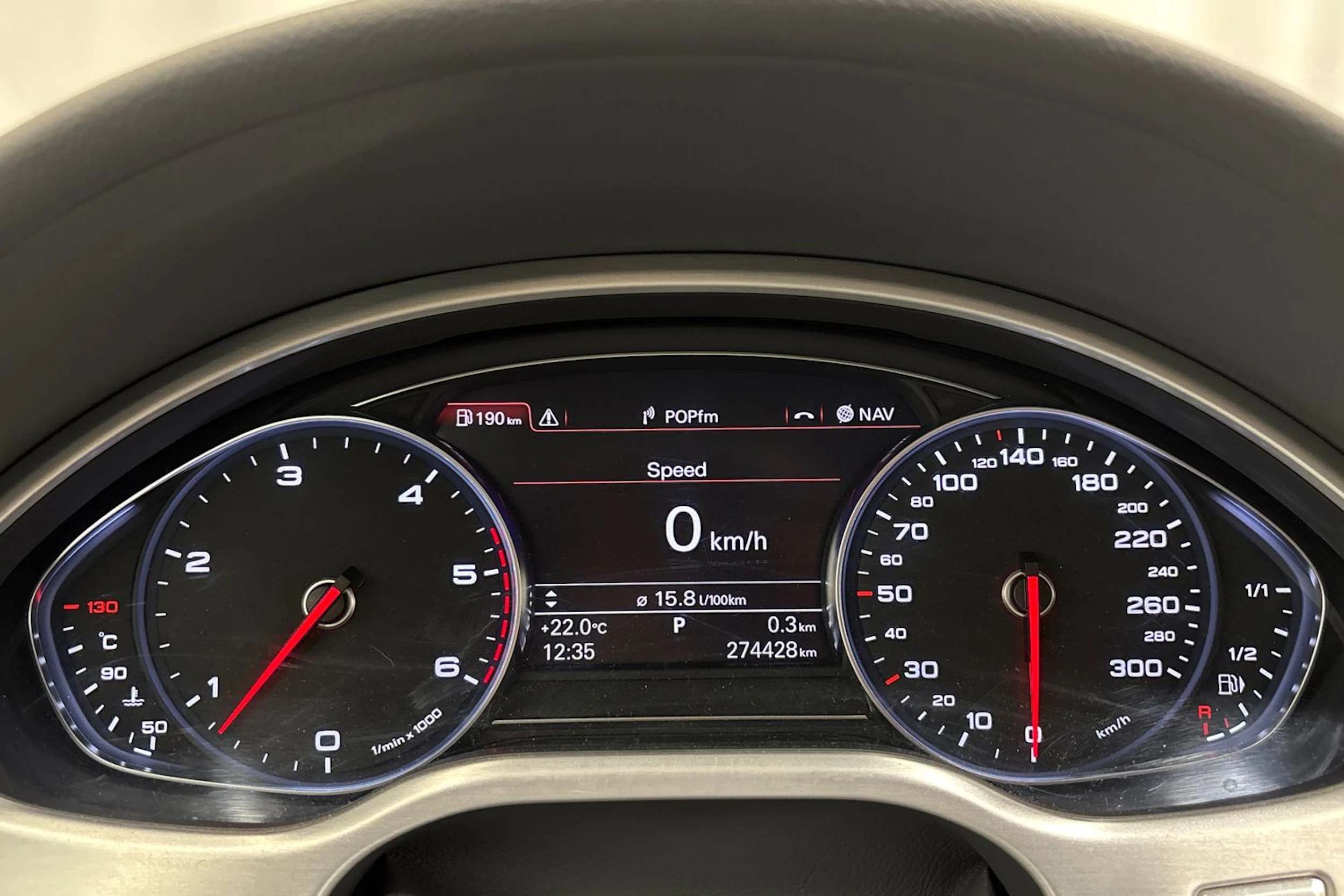 Harmaa Audi A8 2010 kuva 20.