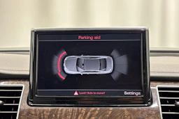 Harmaa Audi A8 2010 kuva 21.