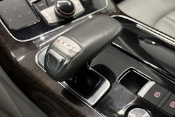 Harmaa Audi A8 2010 kuva 26.