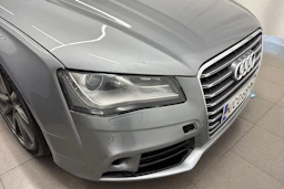 Harmaa Audi A8 2010 kuva 42.