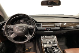 Harmaa Audi A8 2011 kuva 3.
