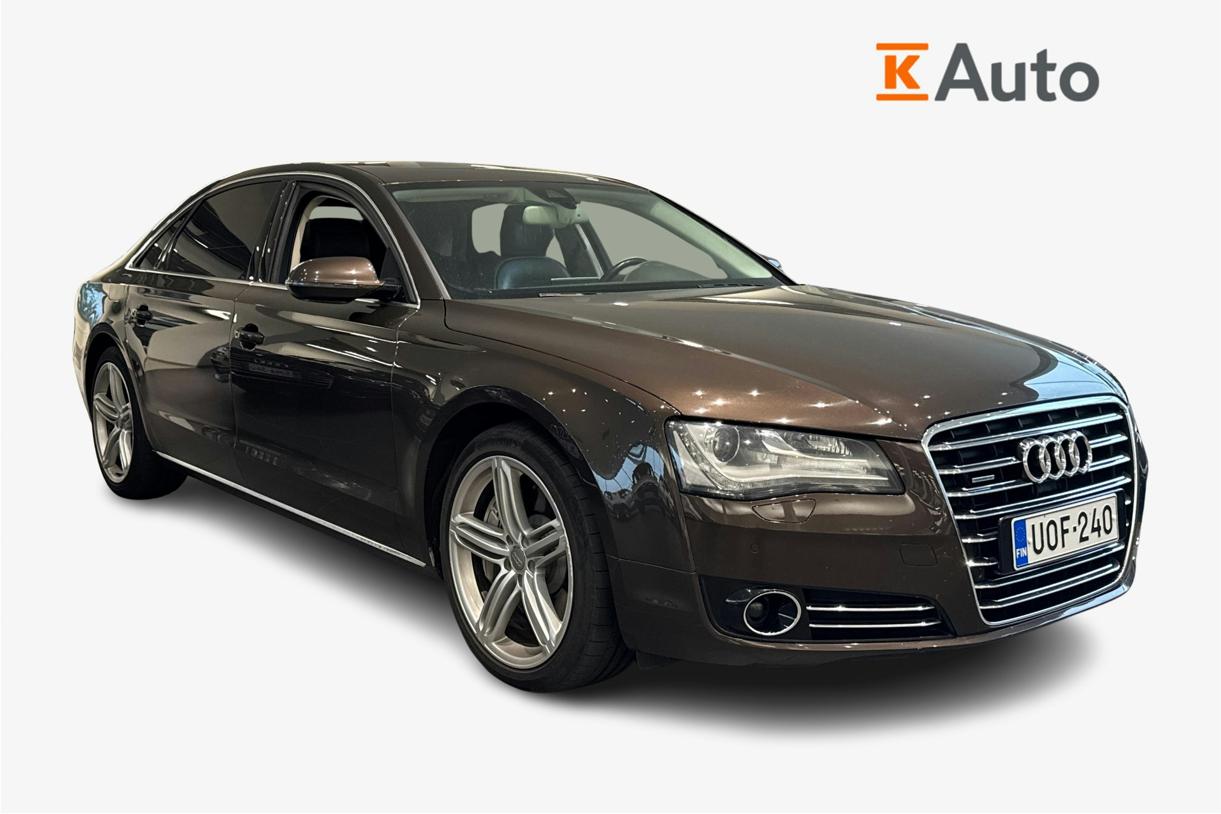 Punainen Audi A8 2011 kuva 1.