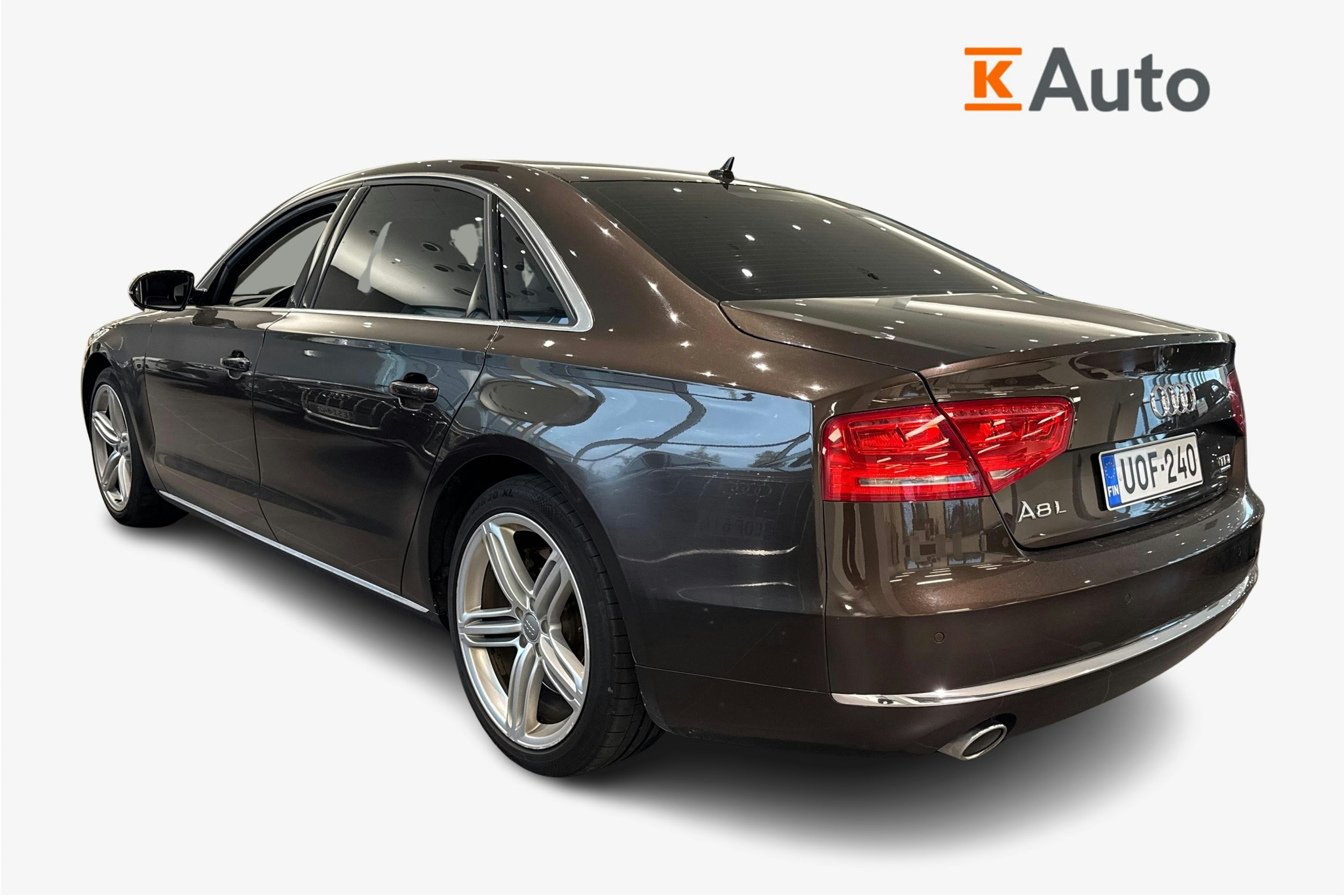 Punainen Audi A8 2011 kuva 2.