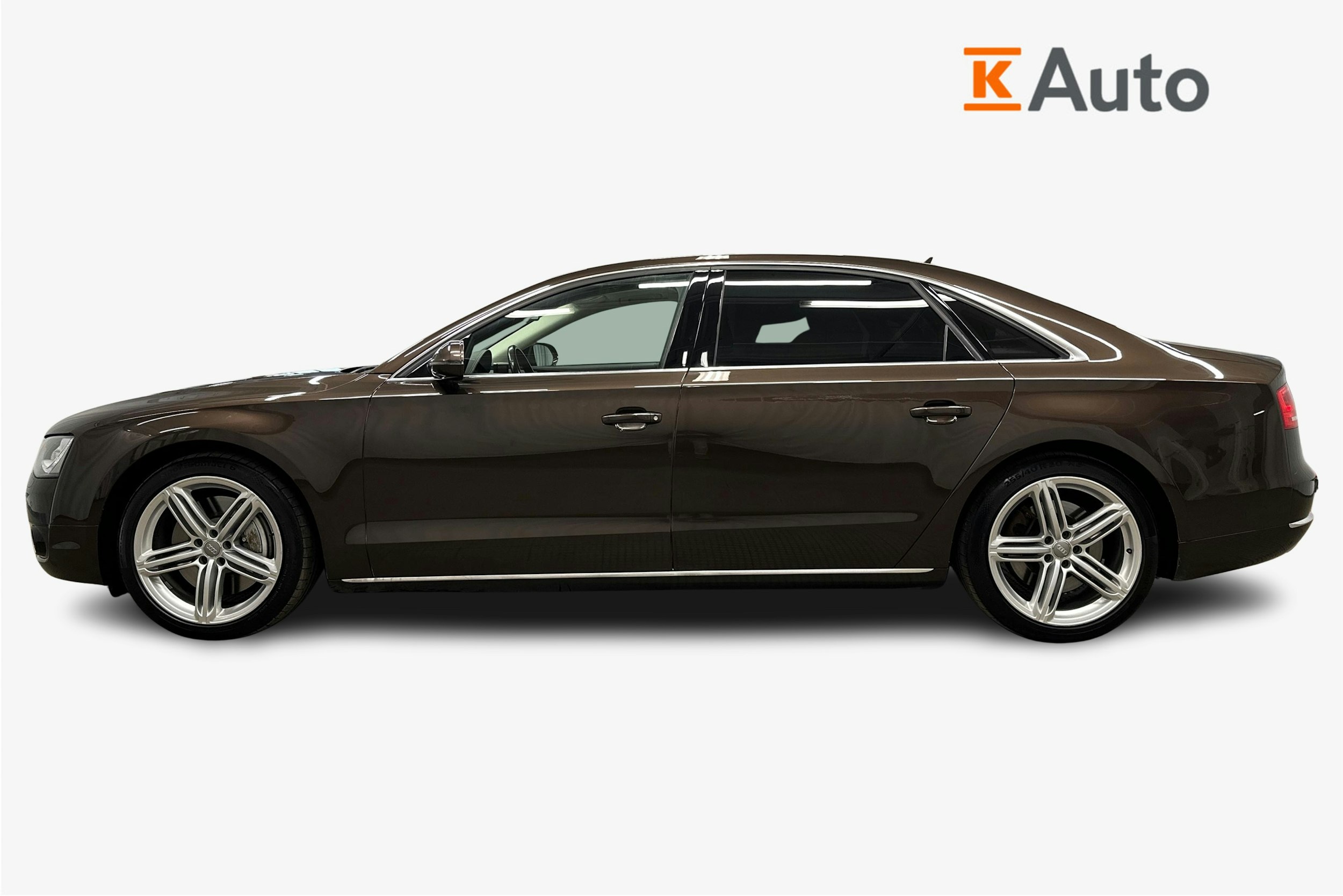 Punainen Audi A8 2011 kuva 5.