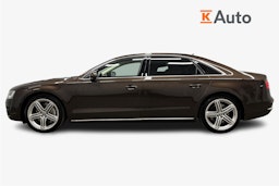 Punainen Audi A8 2011 kuva 5.