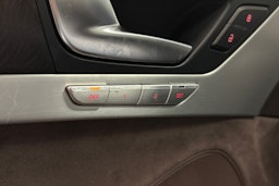 Punainen Audi A8 2011 kuva 20.