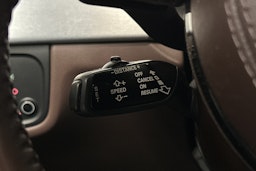 Punainen Audi A8 2011 kuva 24.