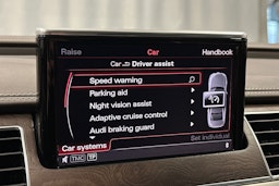 Punainen Audi A8 2011 kuva 27.