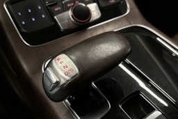 Punainen Audi A8 2011 kuva 35.