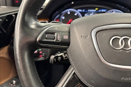 met. ruskea (tumma) Audi A8 2014 kuva 17.