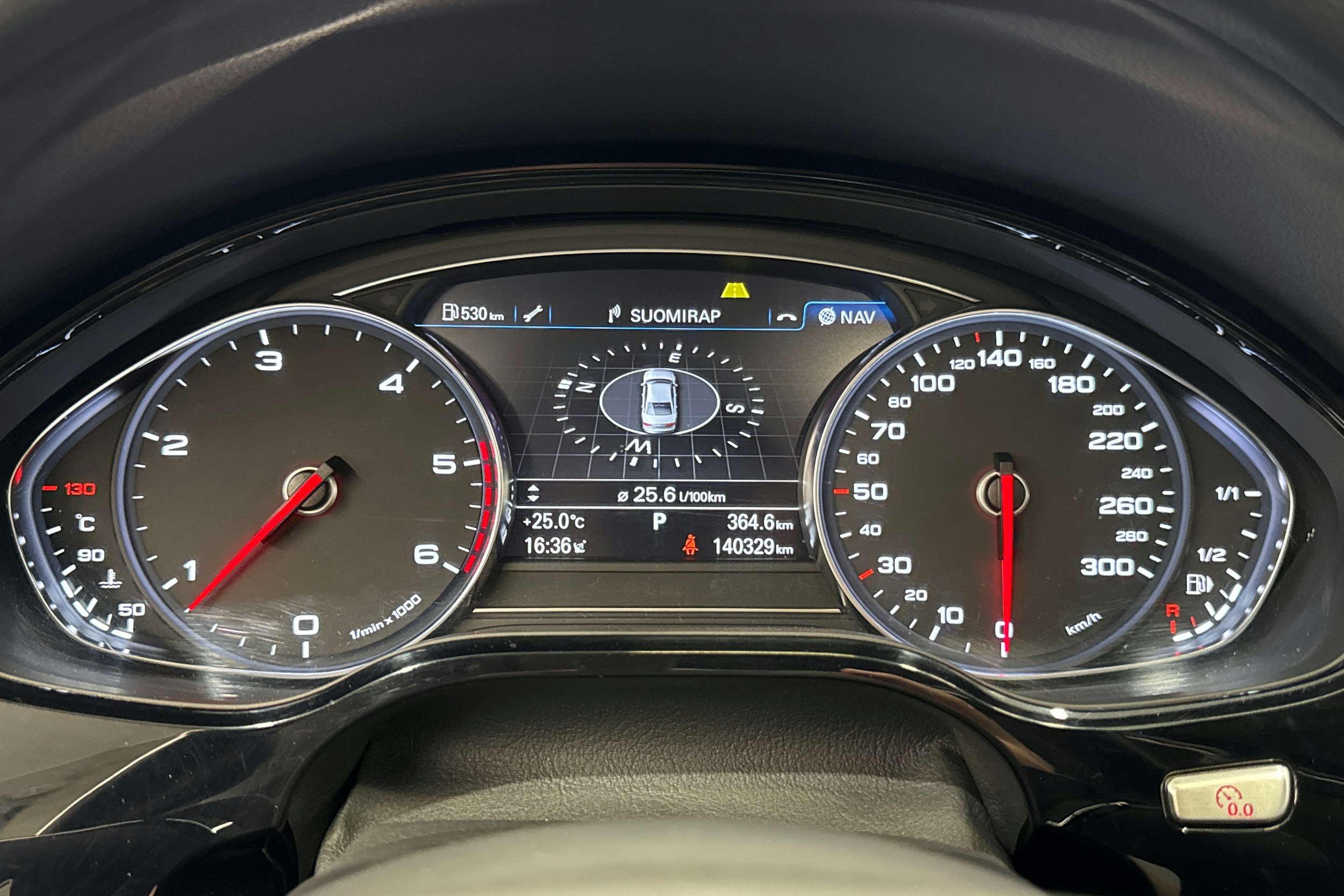 met. ruskea (tumma) Audi A8 2014 kuva 19.