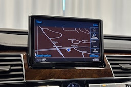 met. ruskea (tumma) Audi A8 2014 kuva 23.