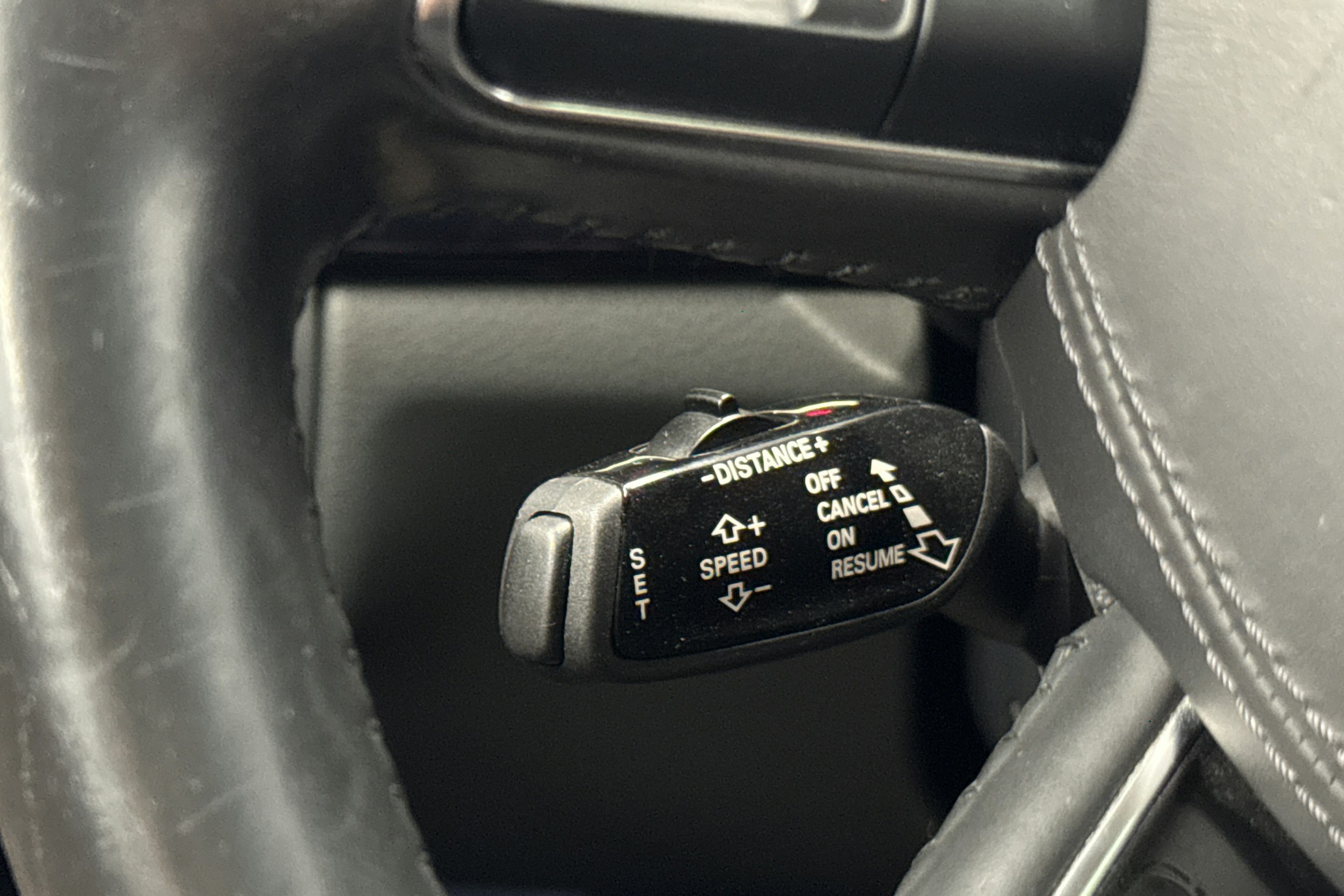 met. ruskea (tumma) Audi A8 2014 kuva 26.