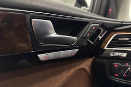 met. ruskea (tumma) Audi A8 2014 kuva 29.