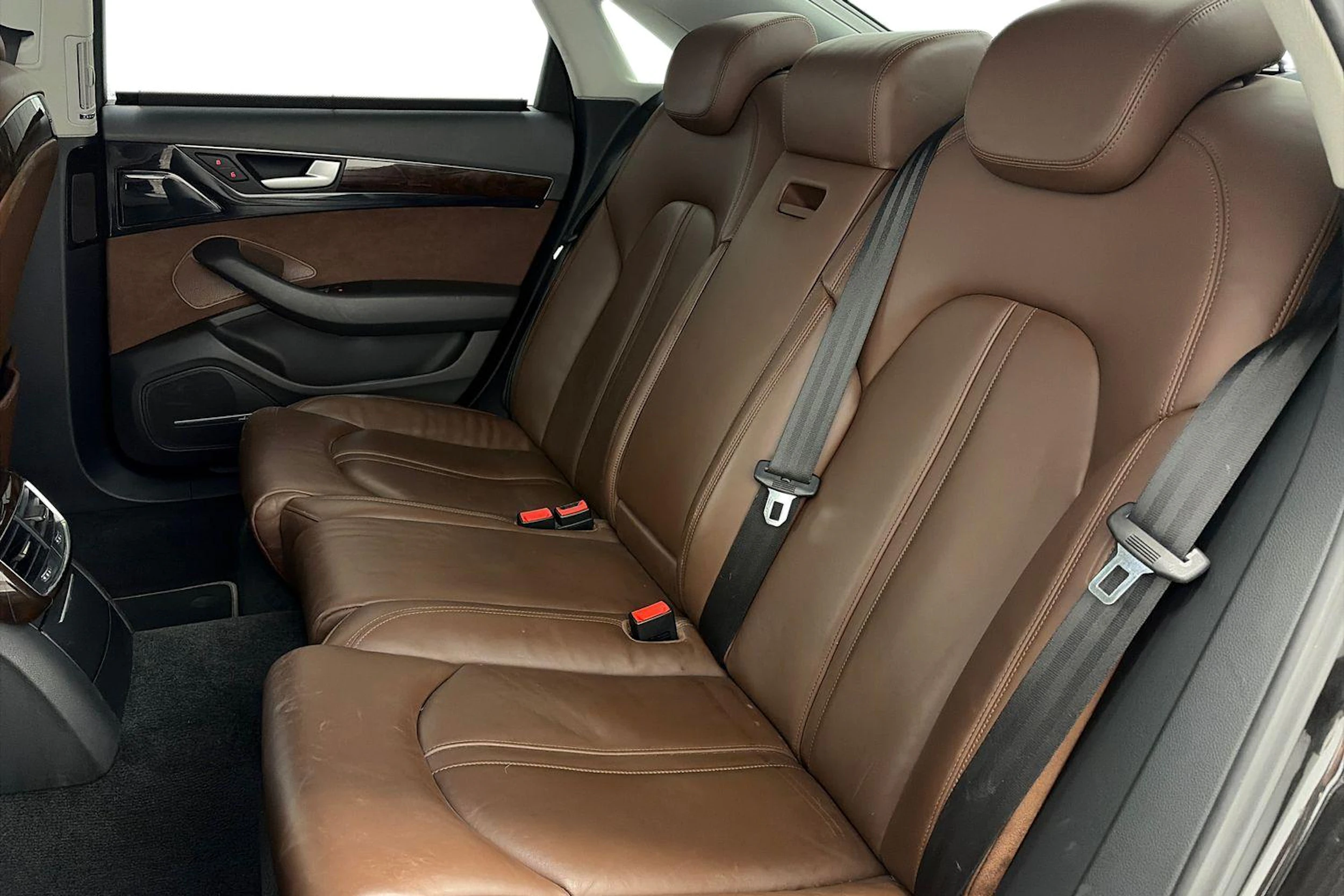 musta Audi A8 2015 kuva 8.