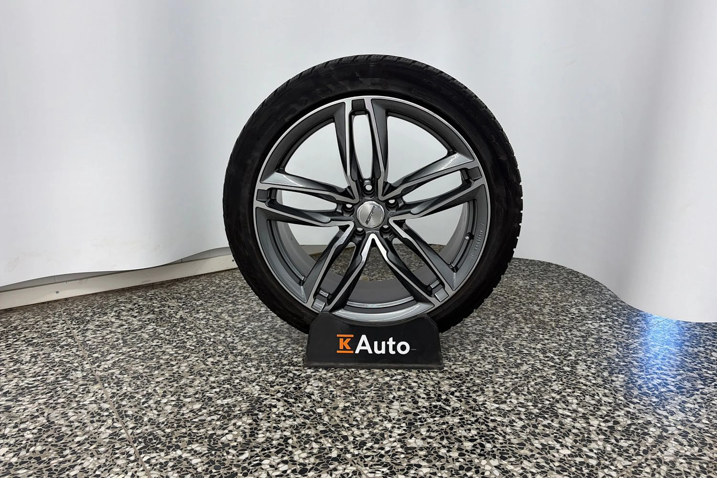musta Audi A8 2015 kuva 10.