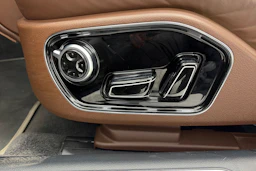 musta Audi A8 2015 kuva 15.