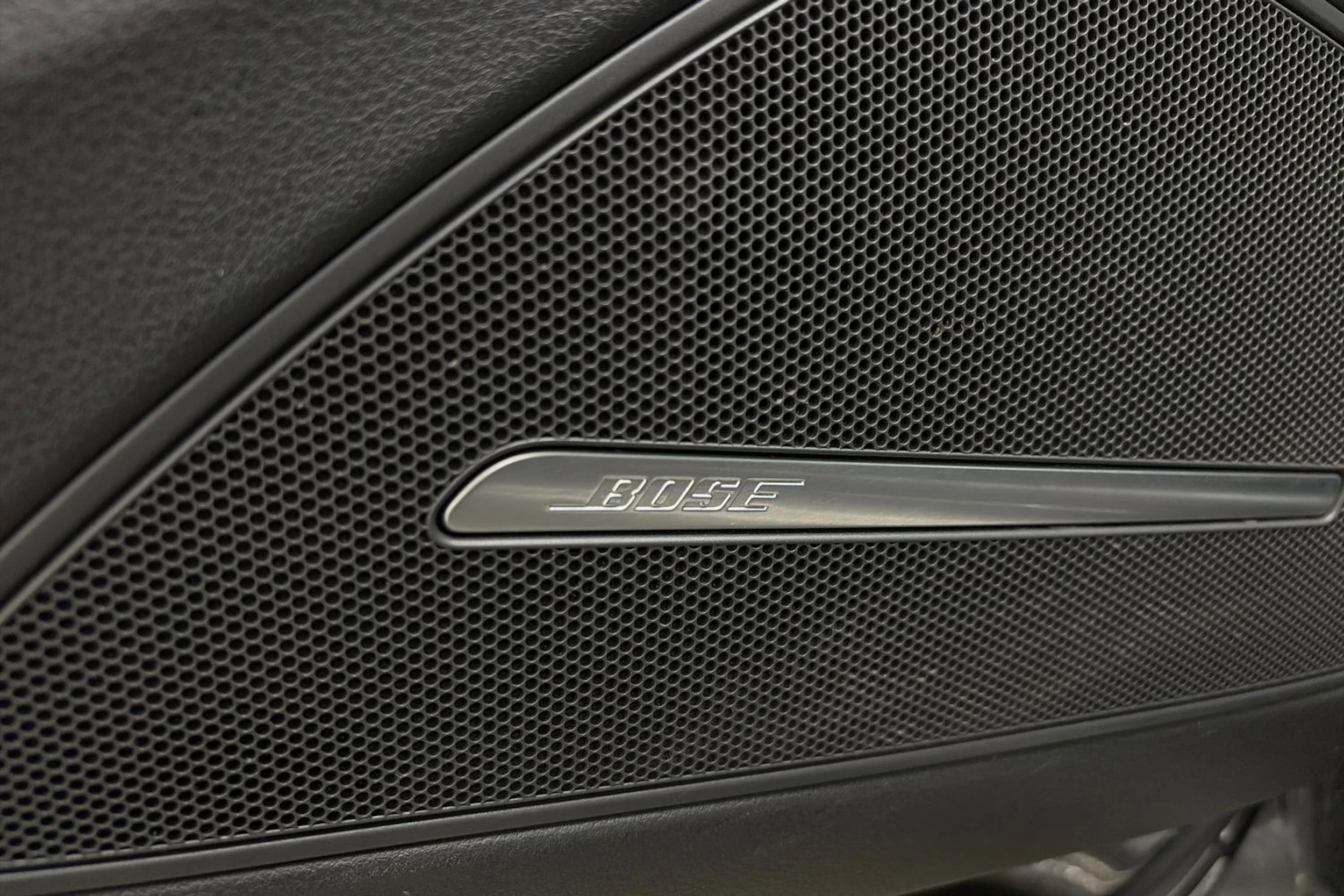 musta Audi A8 2015 kuva 18.