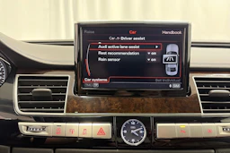 musta Audi A8 2015 kuva 30.