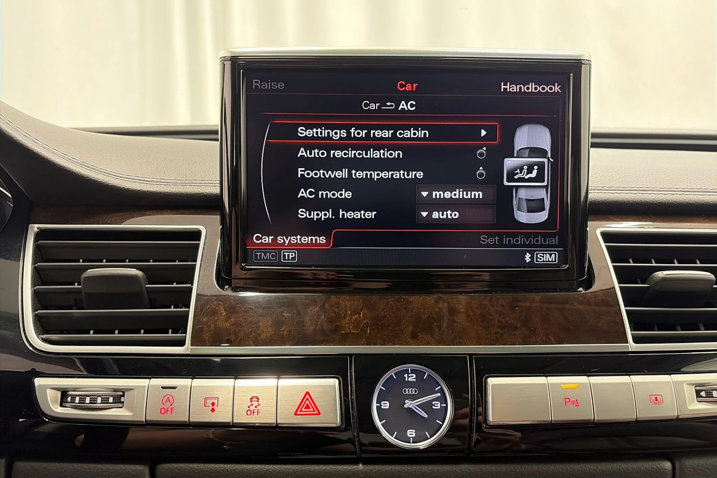 musta Audi A8 2015 kuva 31.