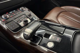 musta Audi A8 2015 kuva 33.