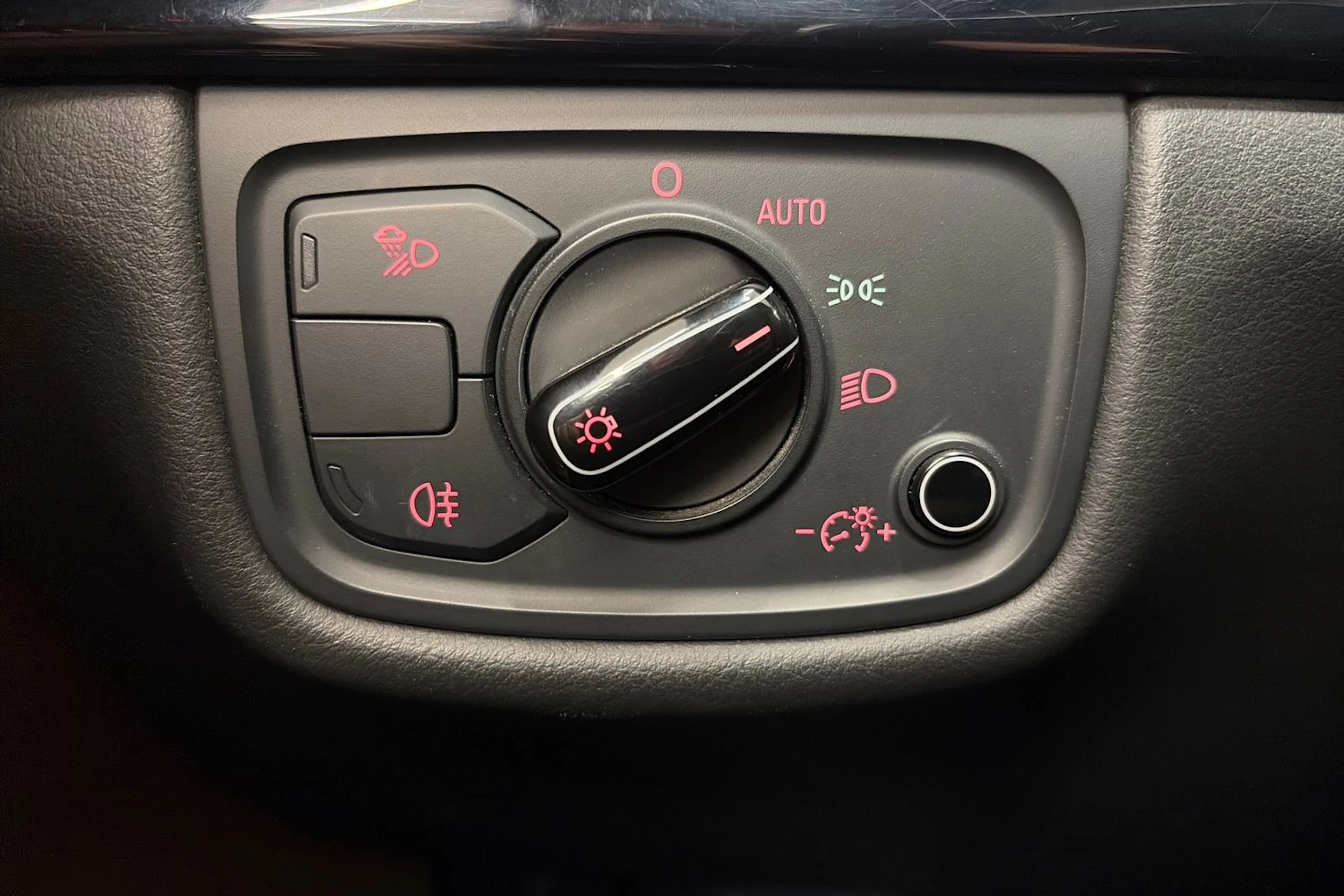 musta Audi A8 2015 kuva 34.
