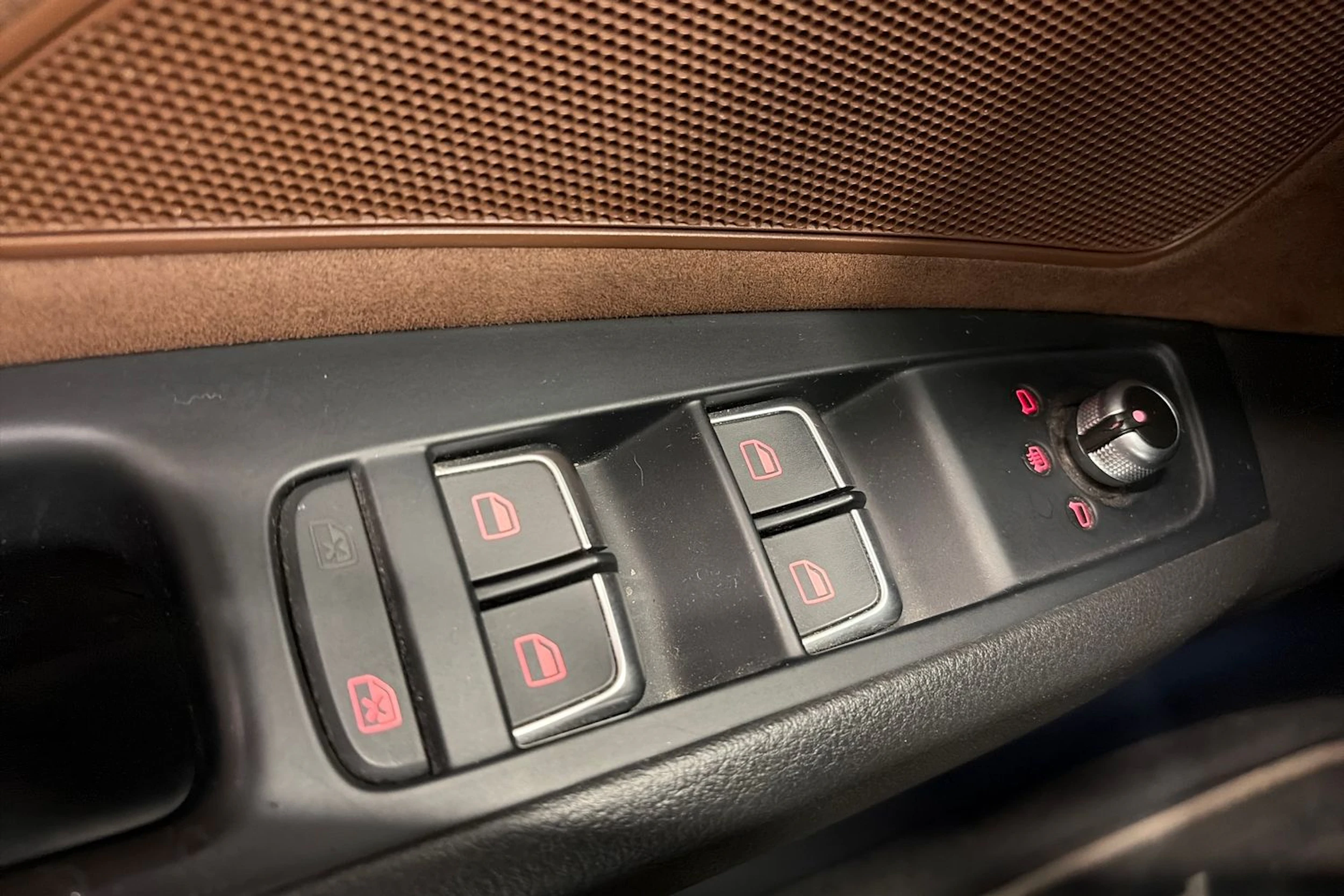 musta Audi A8 2015 kuva 35.