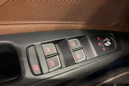 musta Audi A8 2015 kuva 35.