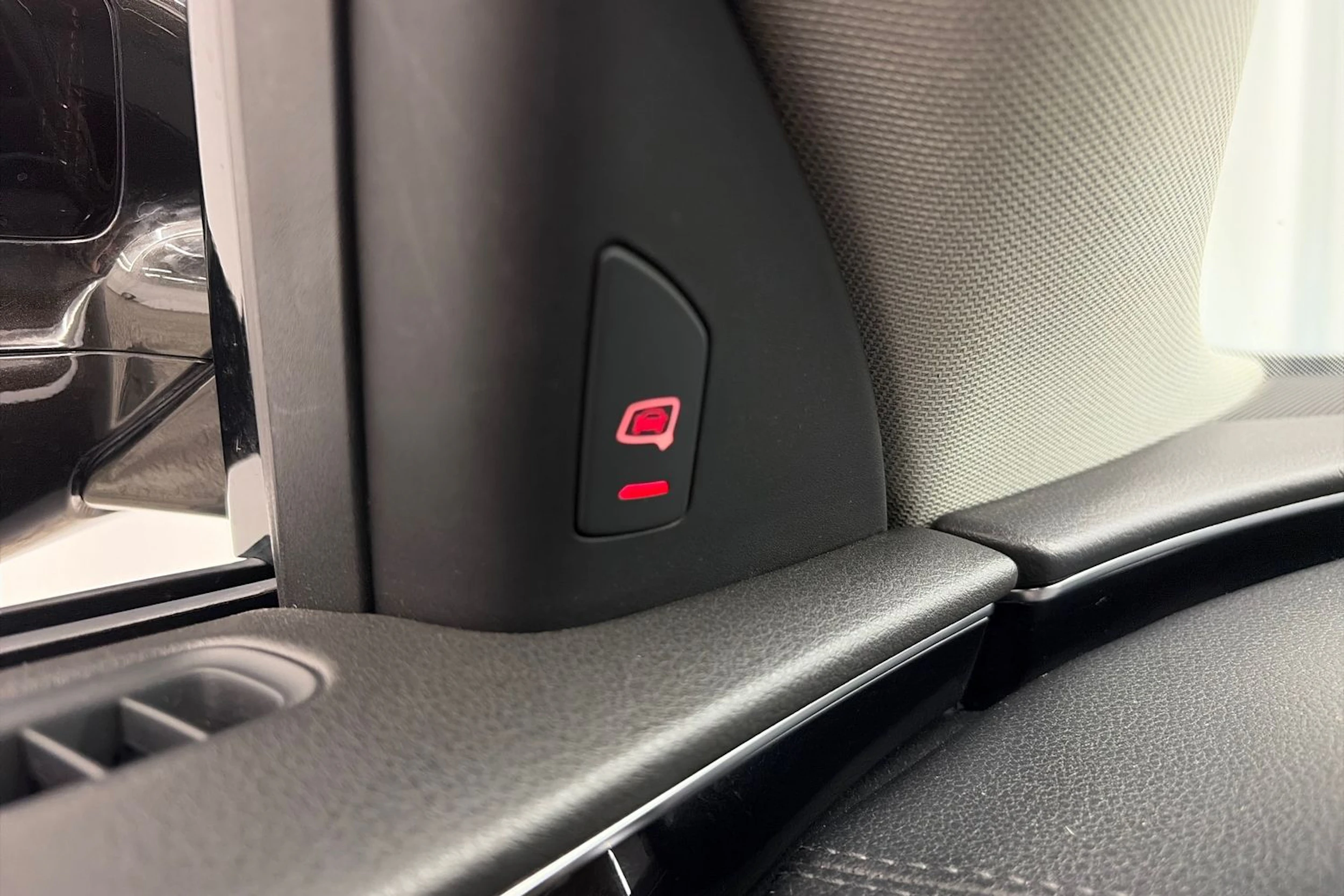 musta Audi A8 2015 kuva 36.