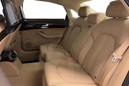 harmaa Audi A8 2016 kuva 8.
