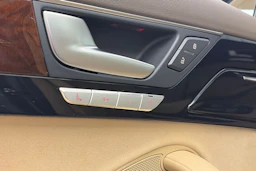 harmaa Audi A8 2016 kuva 11.
