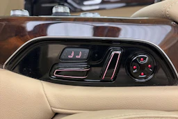 harmaa Audi A8 2016 kuva 12.