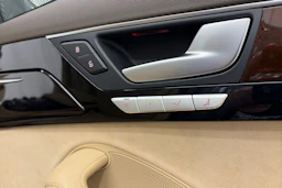 harmaa Audi A8 2016 kuva 13.