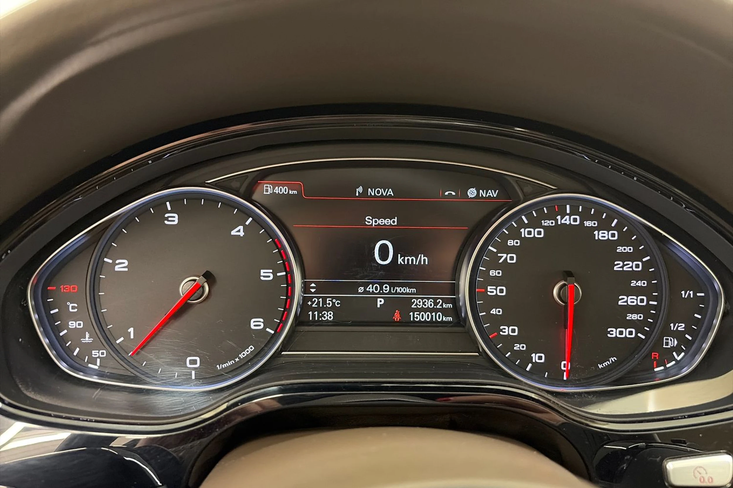 harmaa Audi A8 2016 kuva 25.