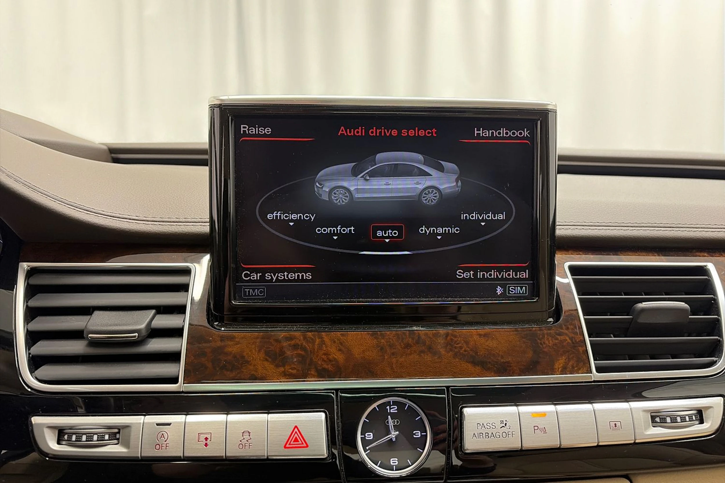harmaa Audi A8 2016 kuva 34.