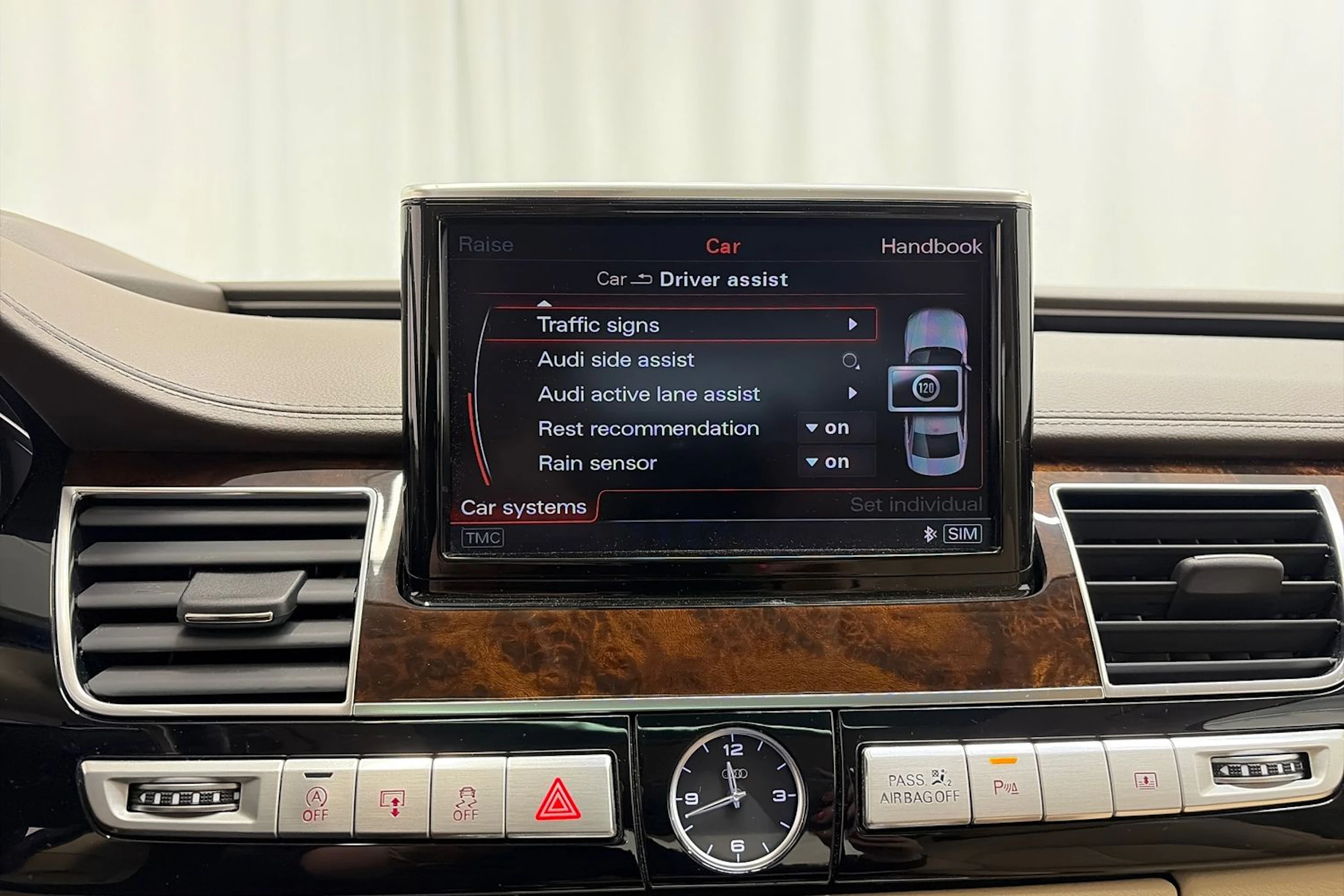 harmaa Audi A8 2016 kuva 36.