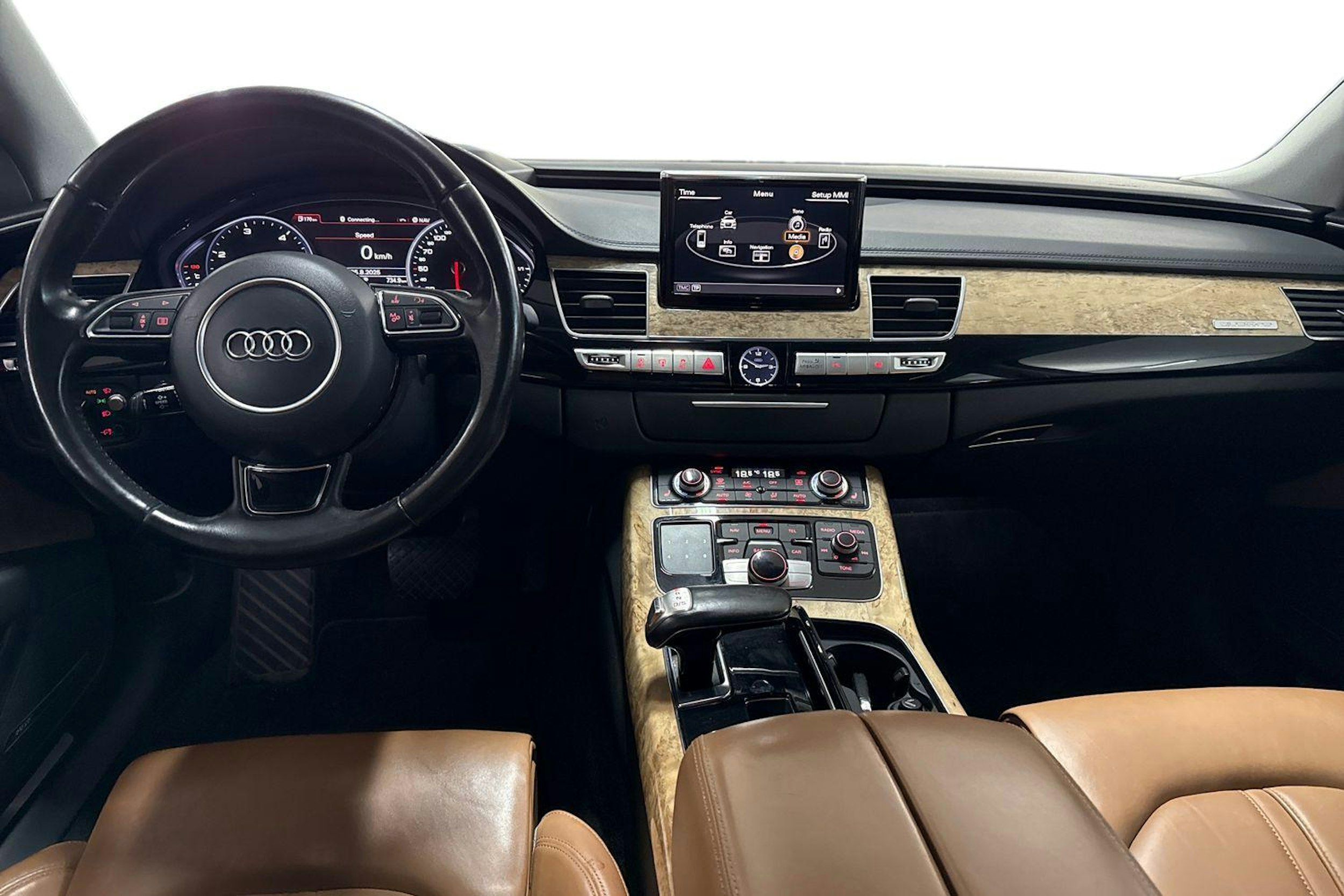 harmaa Audi A8 2016 kuva 9.