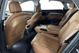 harmaa Audi A8 2016 kuva 10.