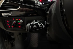harmaa Audi A8 2016 kuva 14.