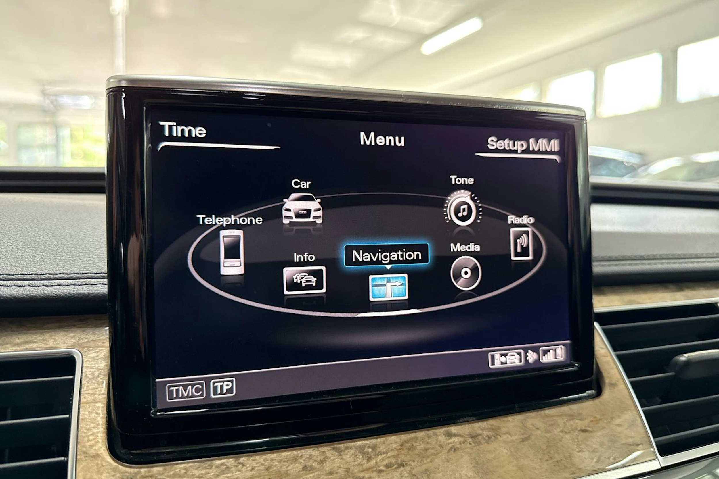 harmaa Audi A8 2016 kuva 23.