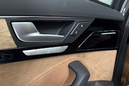 harmaa Audi A8 2016 kuva 39.