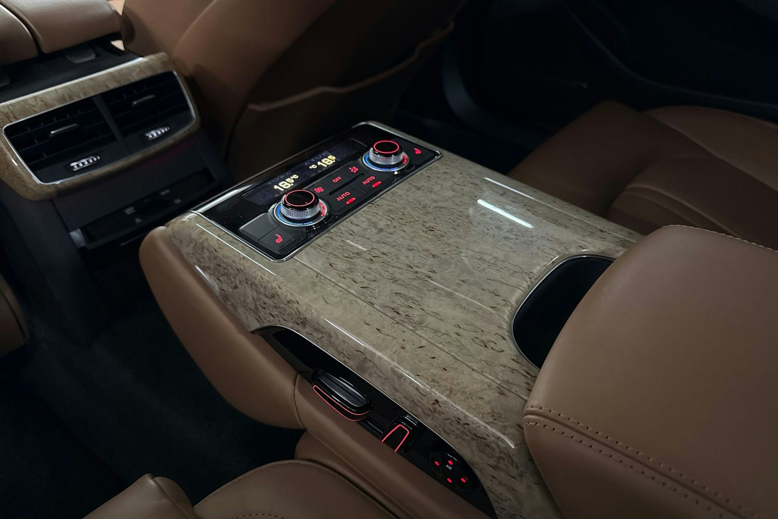 harmaa Audi A8 2016 kuva 40.