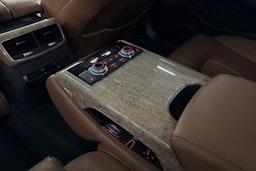 harmaa Audi A8 2016 kuva 40.