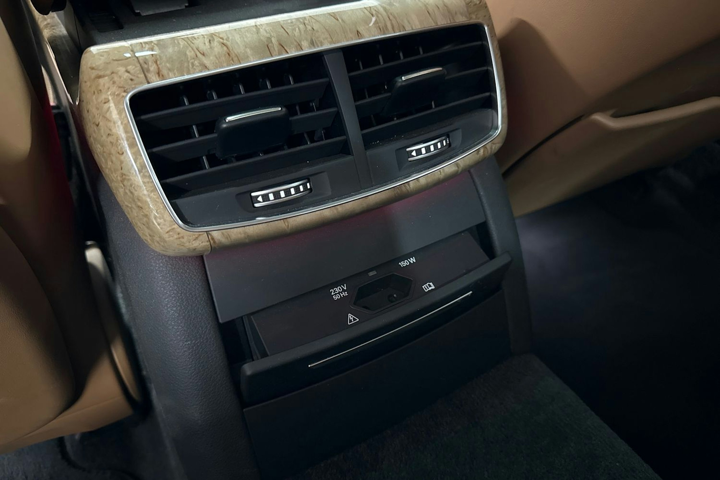 harmaa Audi A8 2016 kuva 41.
